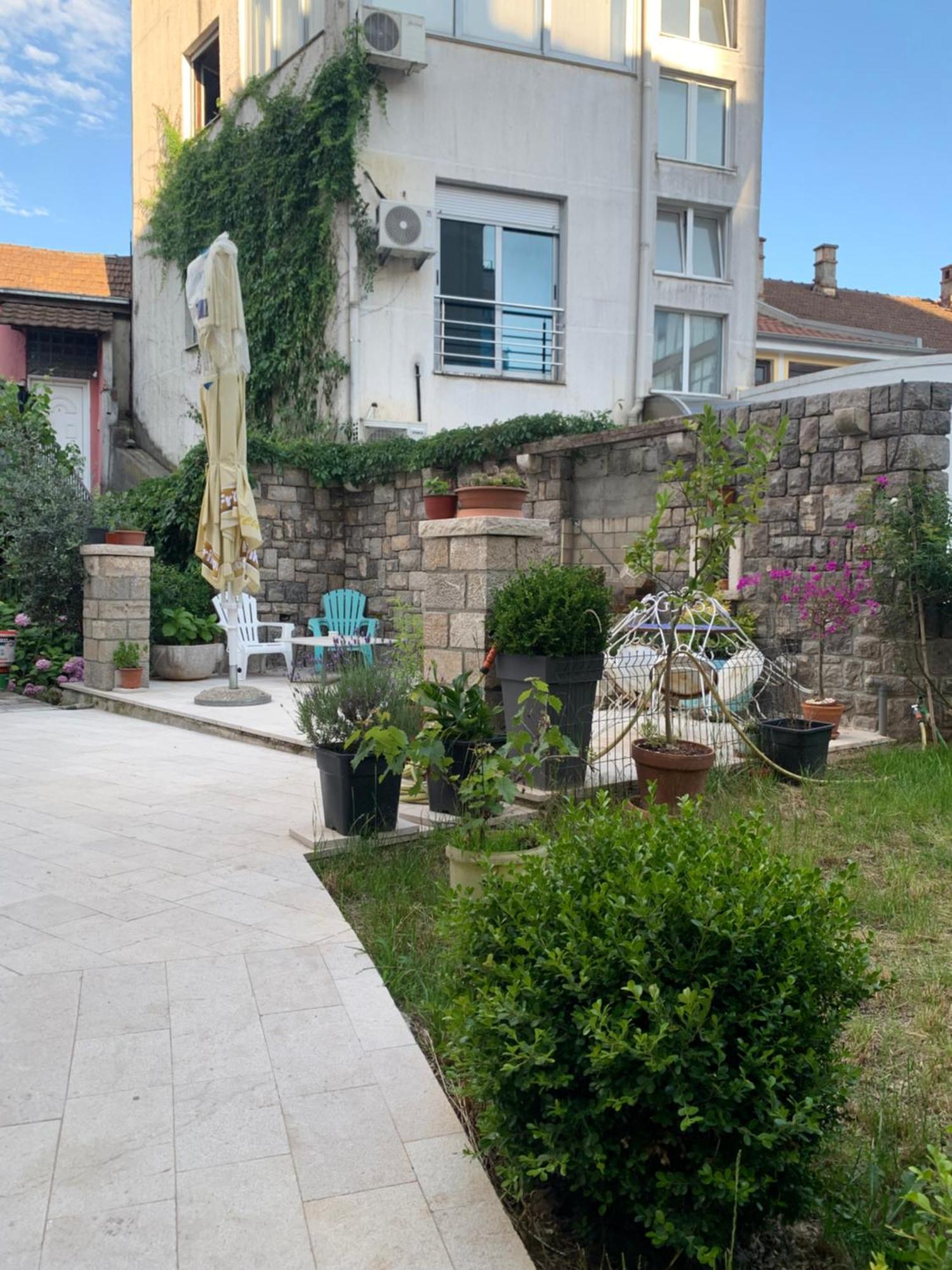 דירות פודגוריצה Rose Downtown מראה חיצוני תמונה